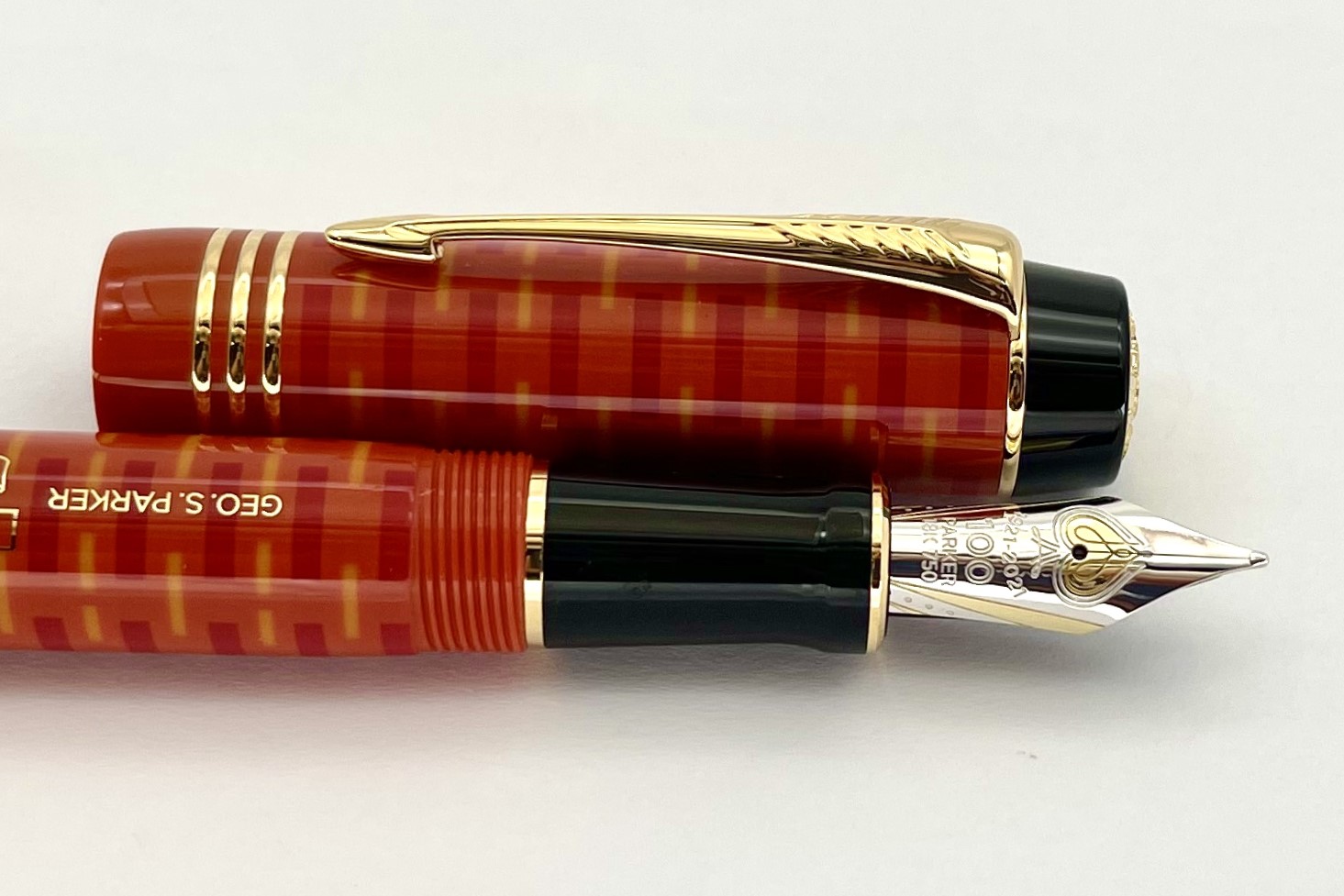 ParkerLimitedEditionDuofold100thAnniversaryBigRedFountainPen_J